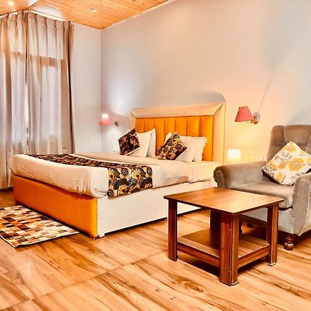 Hadimba Hill View By Hadimba Palace, Manali - Premium Room ! Family Hotel ! Parking ! Near Hadimba Temple Ngoại thất bức ảnh