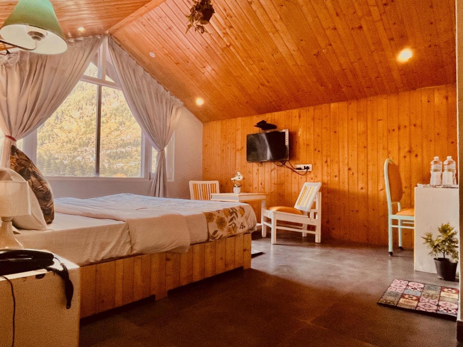 Hadimba Hill View By Hadimba Palace, Manali - Premium Room ! Family Hotel ! Parking ! Near Hadimba Temple Ngoại thất bức ảnh