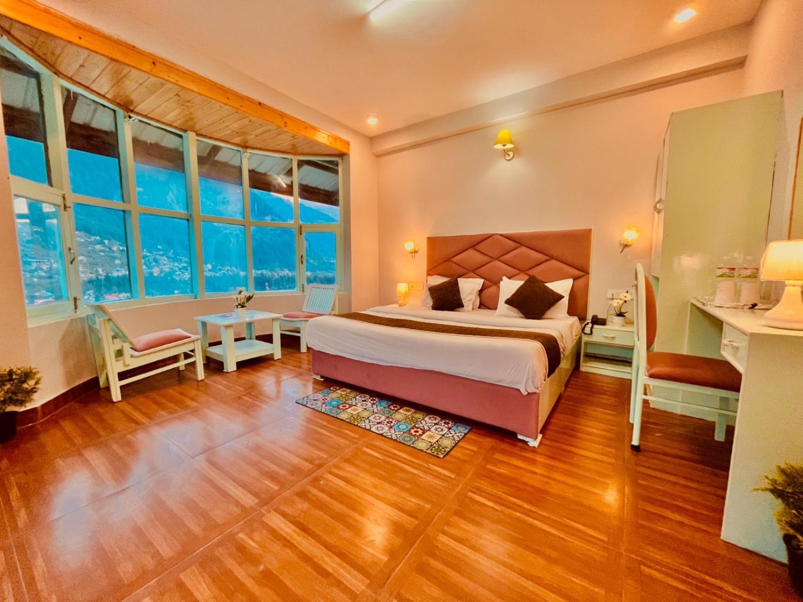 Hadimba Hill View By Hadimba Palace, Manali - Premium Room ! Family Hotel ! Parking ! Near Hadimba Temple Ngoại thất bức ảnh