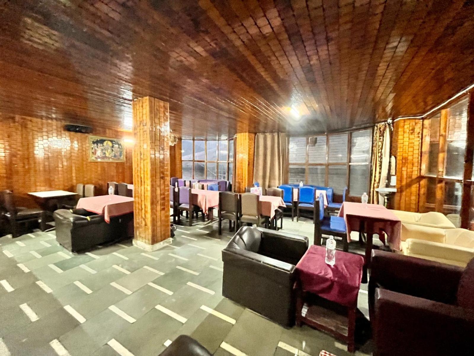 Hadimba Hill View By Hadimba Palace, Manali - Premium Room ! Family Hotel ! Parking ! Near Hadimba Temple Ngoại thất bức ảnh