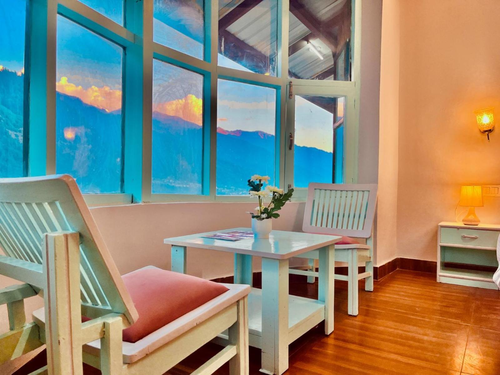 Hadimba Hill View By Hadimba Palace, Manali - Premium Room ! Family Hotel ! Parking ! Near Hadimba Temple Ngoại thất bức ảnh