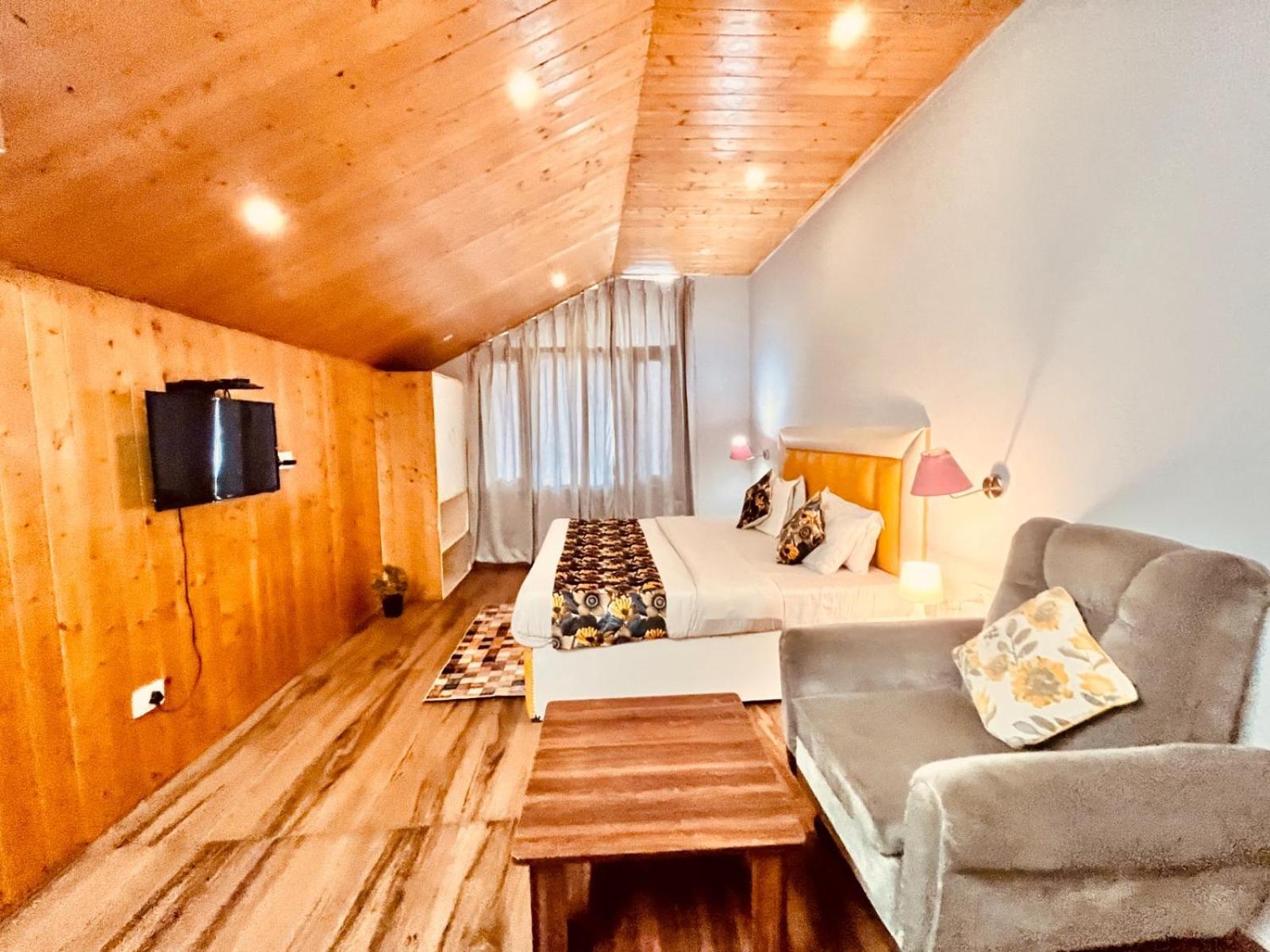 Hadimba Hill View By Hadimba Palace, Manali - Premium Room ! Family Hotel ! Parking ! Near Hadimba Temple Ngoại thất bức ảnh