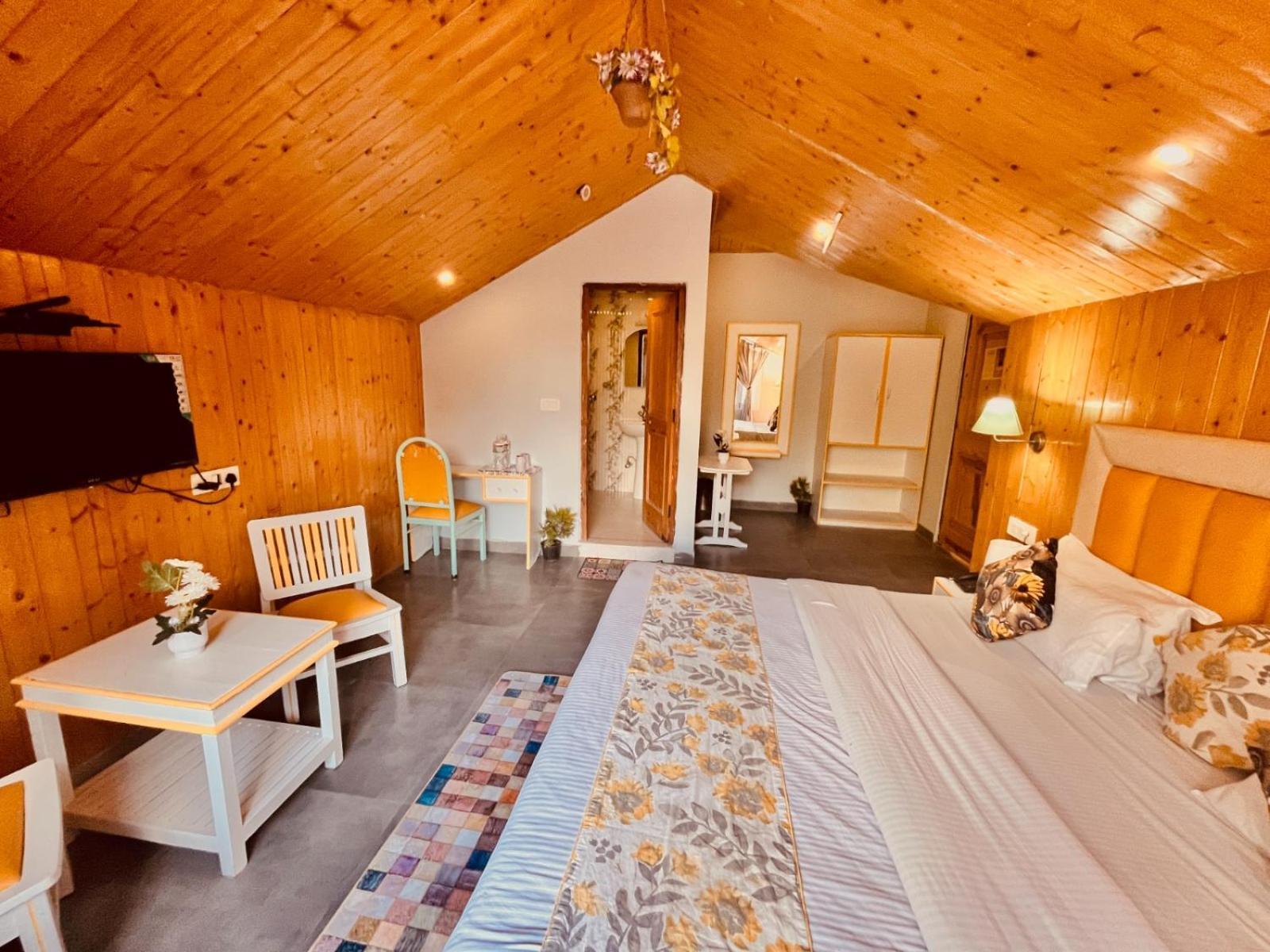 Hadimba Hill View By Hadimba Palace, Manali - Premium Room ! Family Hotel ! Parking ! Near Hadimba Temple Ngoại thất bức ảnh