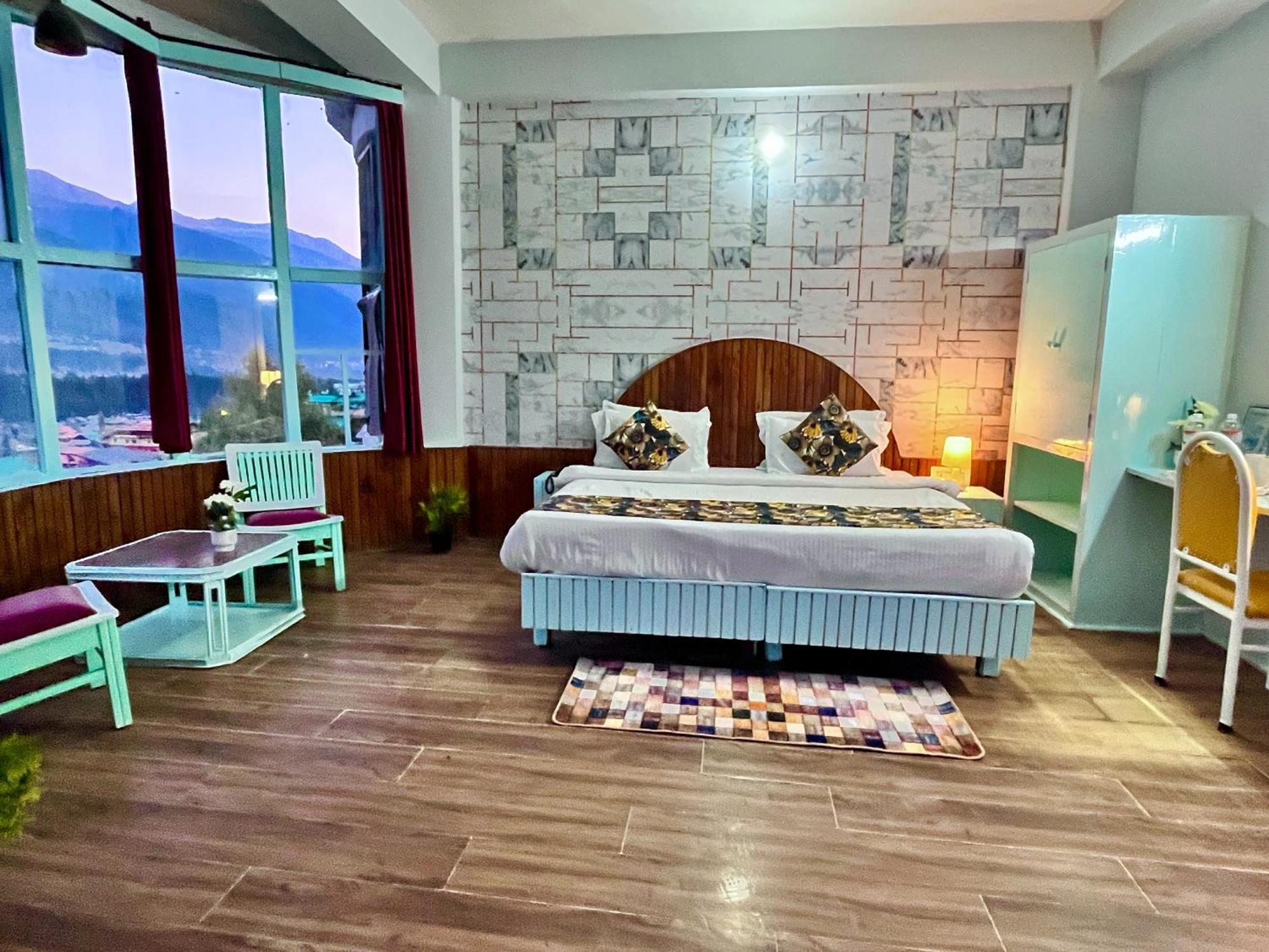 Hadimba Hill View By Hadimba Palace, Manali - Premium Room ! Family Hotel ! Parking ! Near Hadimba Temple Ngoại thất bức ảnh