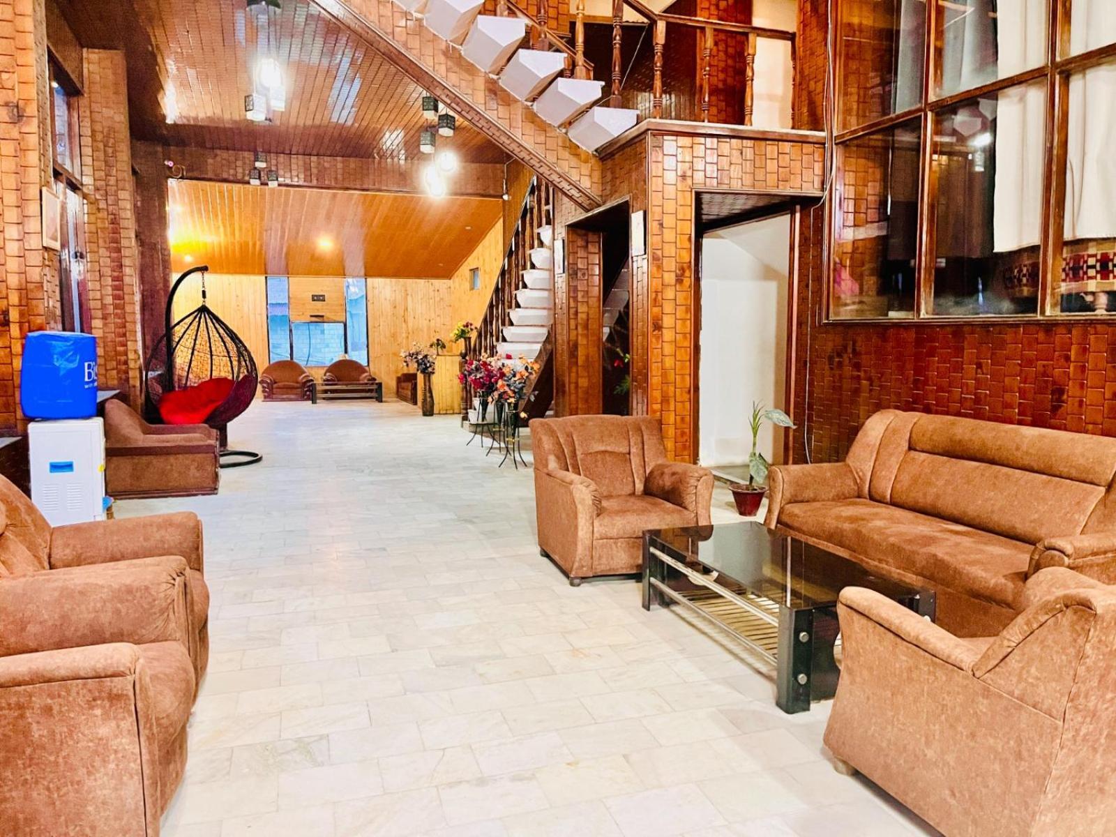 Hadimba Hill View By Hadimba Palace, Manali - Premium Room ! Family Hotel ! Parking ! Near Hadimba Temple Ngoại thất bức ảnh