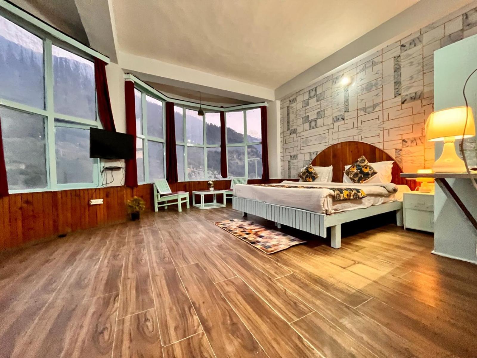 Hadimba Hill View By Hadimba Palace, Manali - Premium Room ! Family Hotel ! Parking ! Near Hadimba Temple Ngoại thất bức ảnh