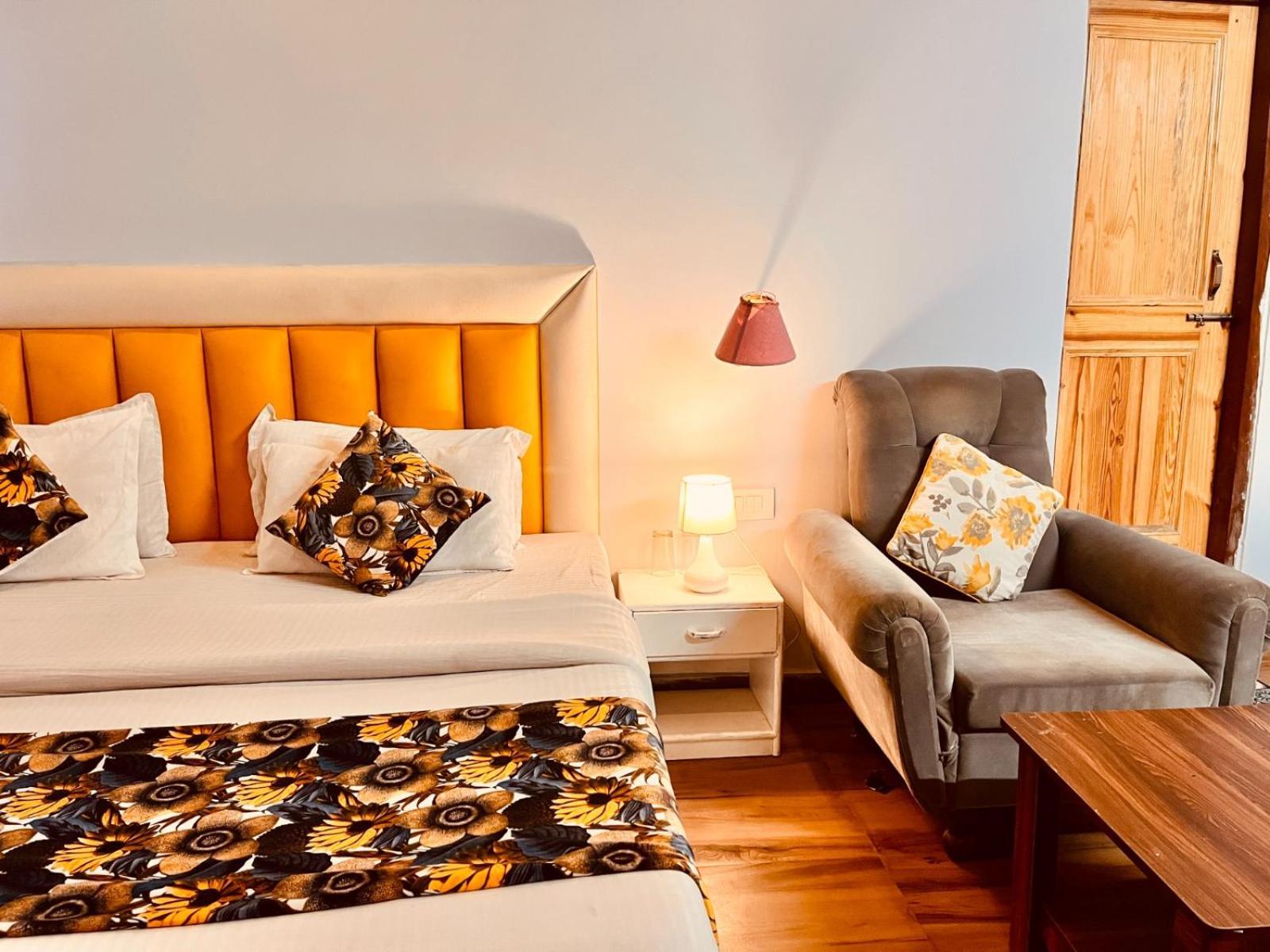 Hadimba Hill View By Hadimba Palace, Manali - Premium Room ! Family Hotel ! Parking ! Near Hadimba Temple Ngoại thất bức ảnh