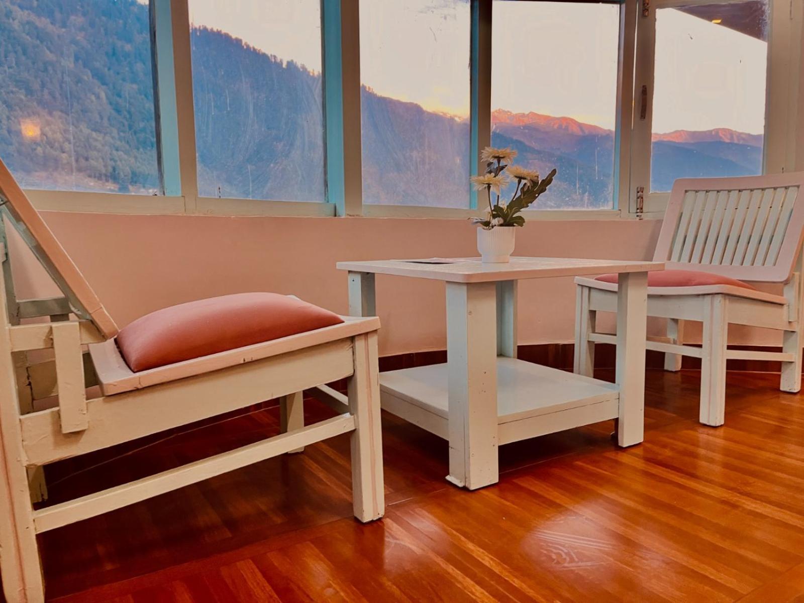 Hadimba Hill View By Hadimba Palace, Manali - Premium Room ! Family Hotel ! Parking ! Near Hadimba Temple Ngoại thất bức ảnh