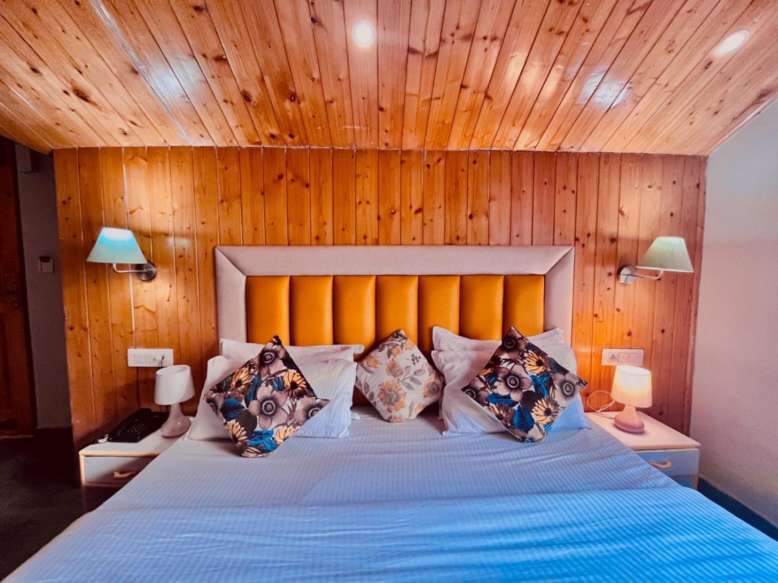 Hadimba Hill View By Hadimba Palace, Manali - Premium Room ! Family Hotel ! Parking ! Near Hadimba Temple Ngoại thất bức ảnh