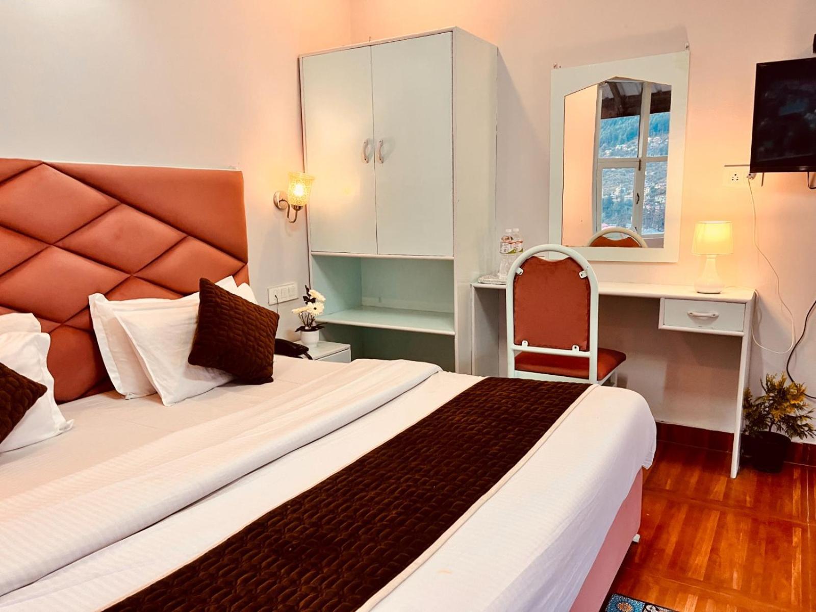 Hadimba Hill View By Hadimba Palace, Manali - Premium Room ! Family Hotel ! Parking ! Near Hadimba Temple Ngoại thất bức ảnh