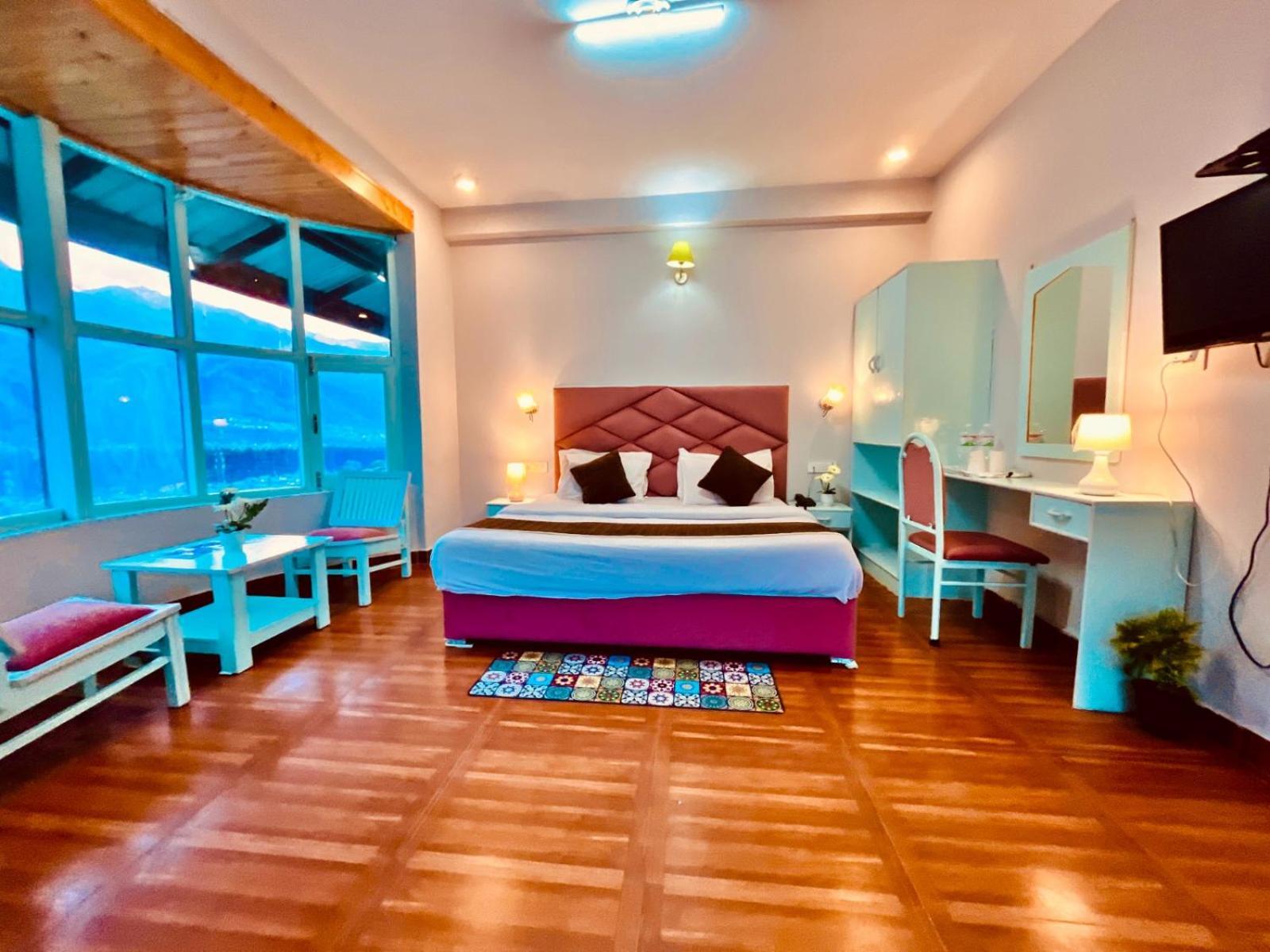 Hadimba Hill View By Hadimba Palace, Manali - Premium Room ! Family Hotel ! Parking ! Near Hadimba Temple Ngoại thất bức ảnh