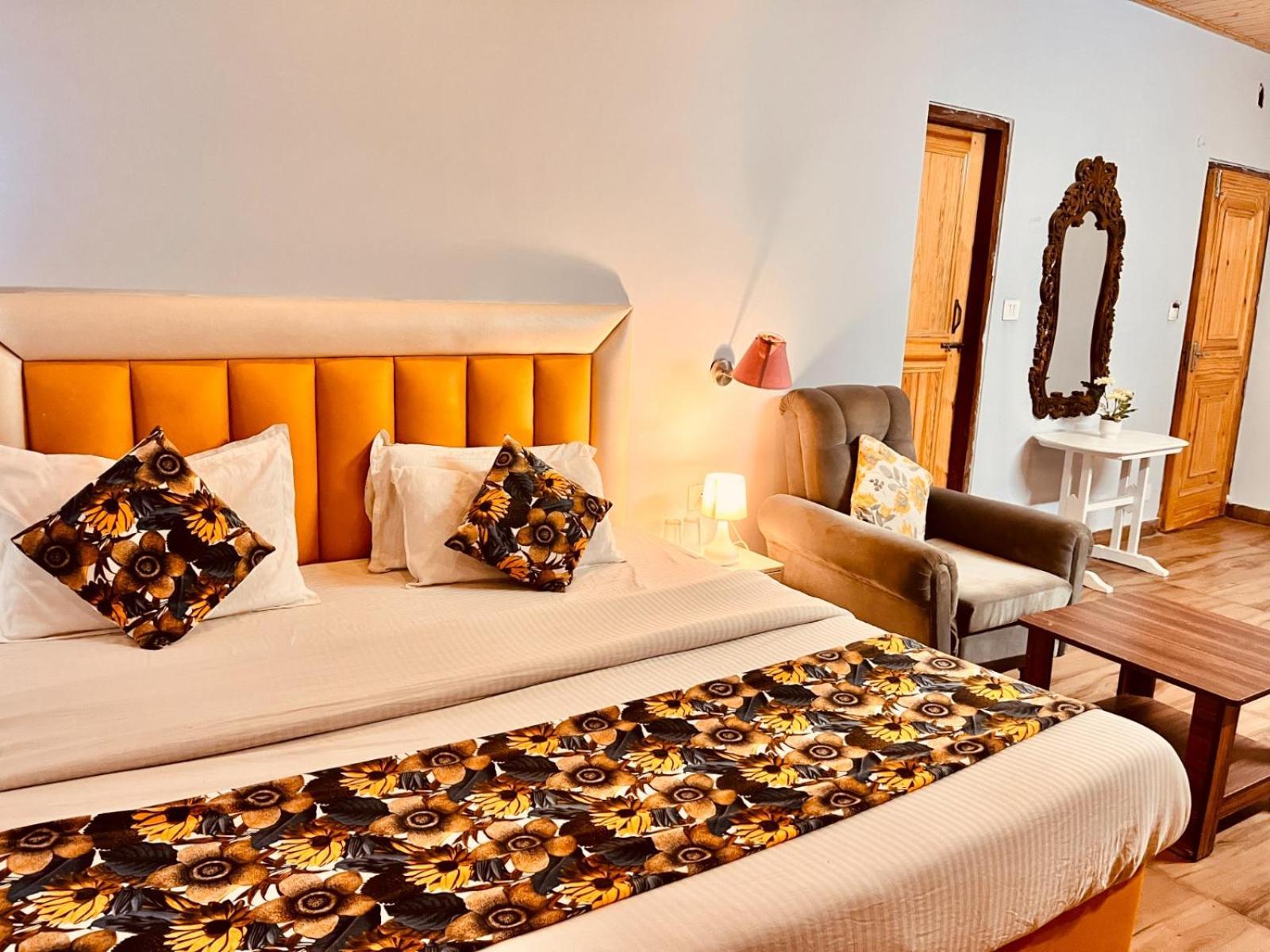 Hadimba Hill View By Hadimba Palace, Manali - Premium Room ! Family Hotel ! Parking ! Near Hadimba Temple Ngoại thất bức ảnh