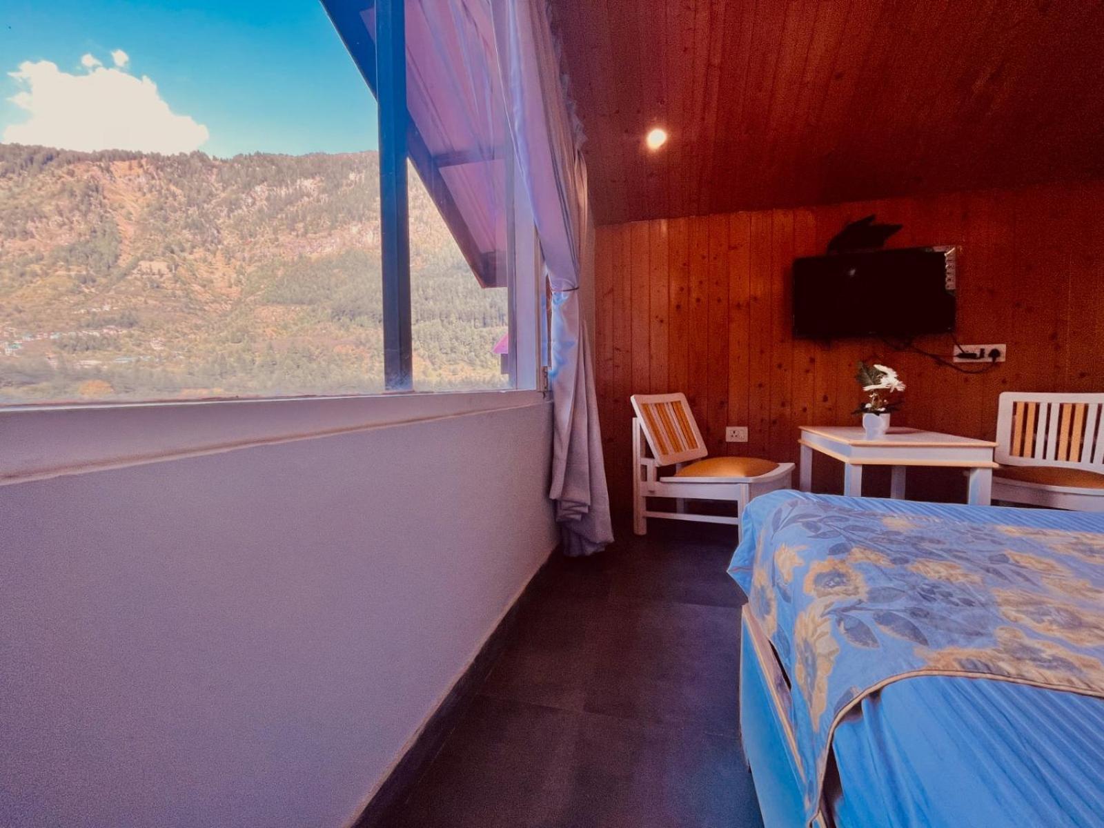Hadimba Hill View By Hadimba Palace, Manali - Premium Room ! Family Hotel ! Parking ! Near Hadimba Temple Ngoại thất bức ảnh