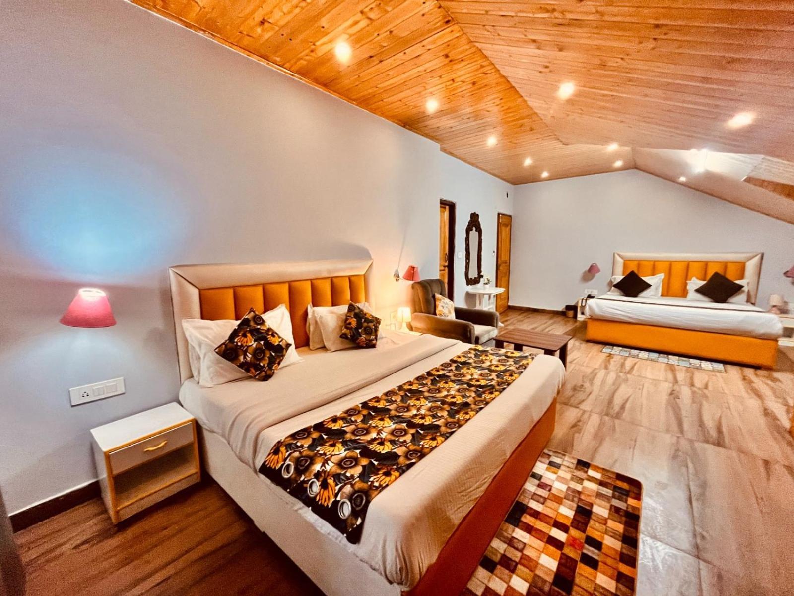 Hadimba Hill View By Hadimba Palace, Manali - Premium Room ! Family Hotel ! Parking ! Near Hadimba Temple Ngoại thất bức ảnh