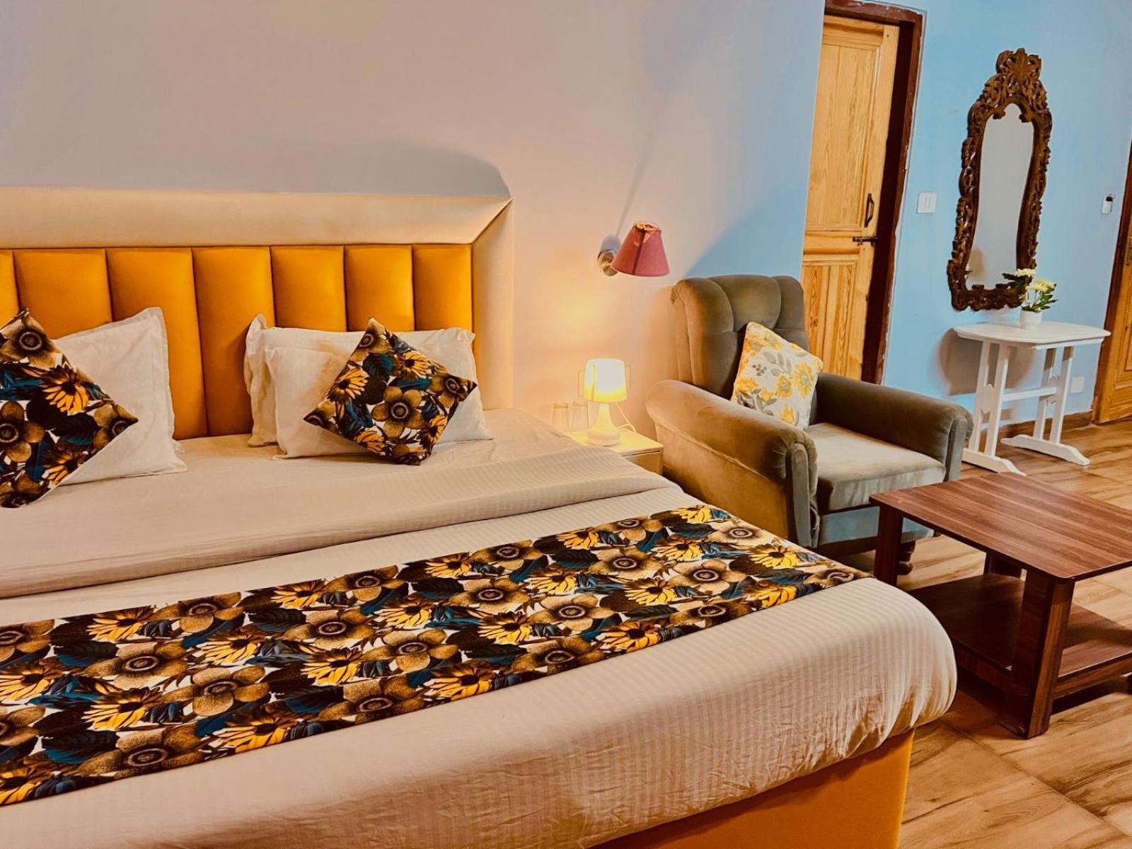 Hadimba Hill View By Hadimba Palace, Manali - Premium Room ! Family Hotel ! Parking ! Near Hadimba Temple Ngoại thất bức ảnh