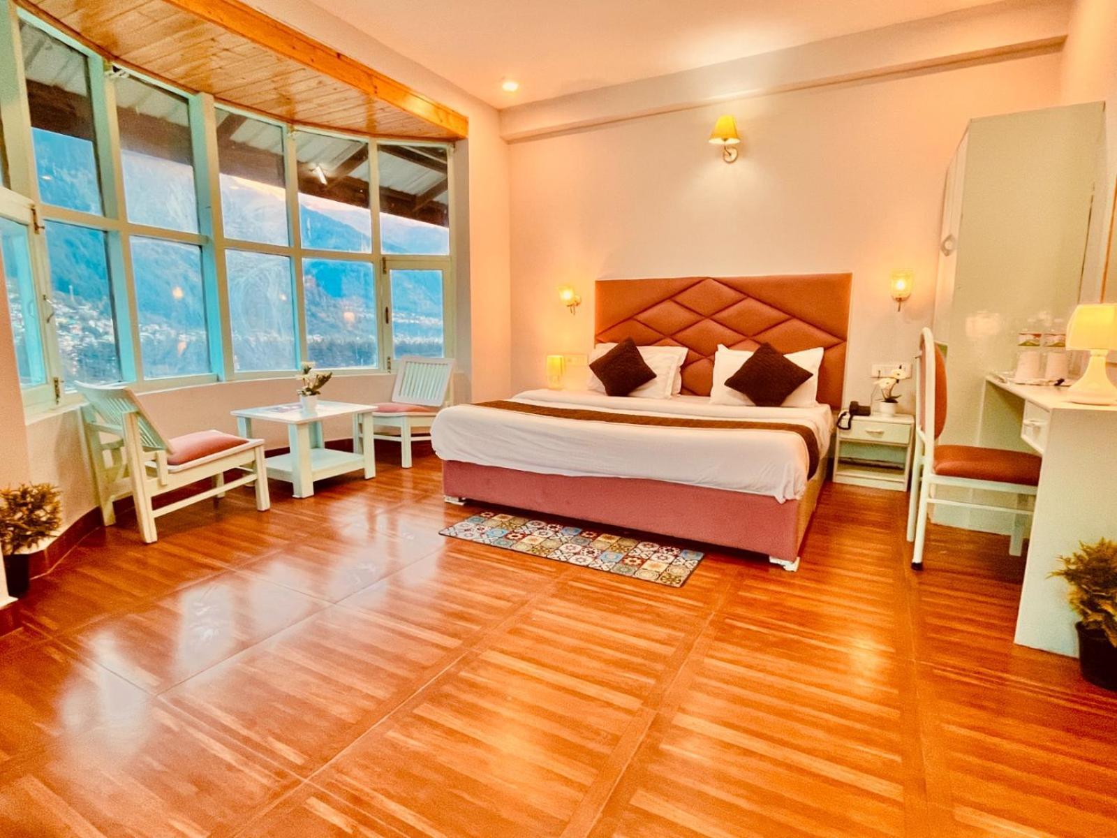 Hadimba Hill View By Hadimba Palace, Manali - Premium Room ! Family Hotel ! Parking ! Near Hadimba Temple Ngoại thất bức ảnh