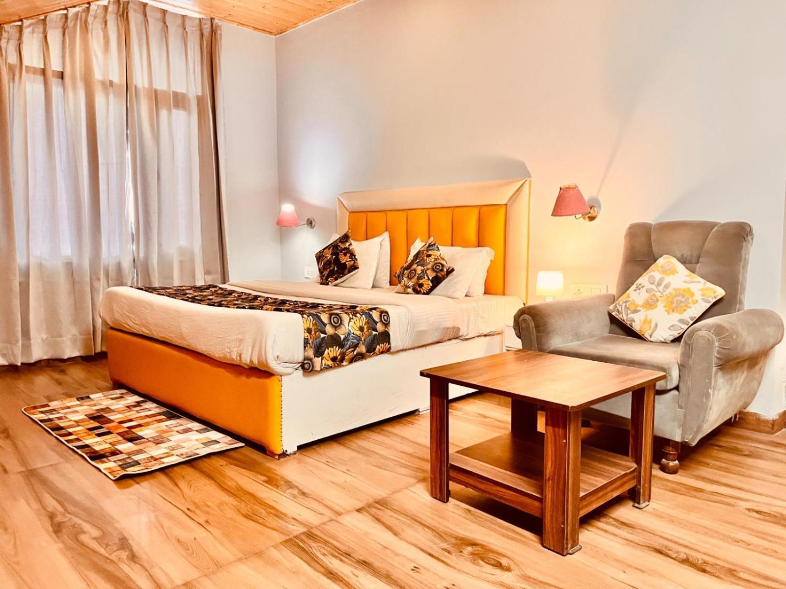 Hadimba Hill View By Hadimba Palace, Manali - Premium Room ! Family Hotel ! Parking ! Near Hadimba Temple Ngoại thất bức ảnh