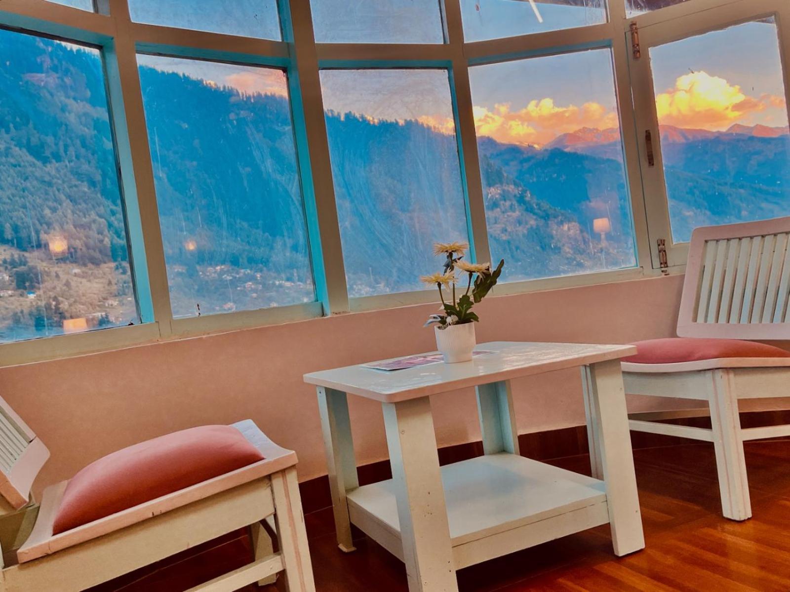 Hadimba Hill View By Hadimba Palace, Manali - Premium Room ! Family Hotel ! Parking ! Near Hadimba Temple Ngoại thất bức ảnh