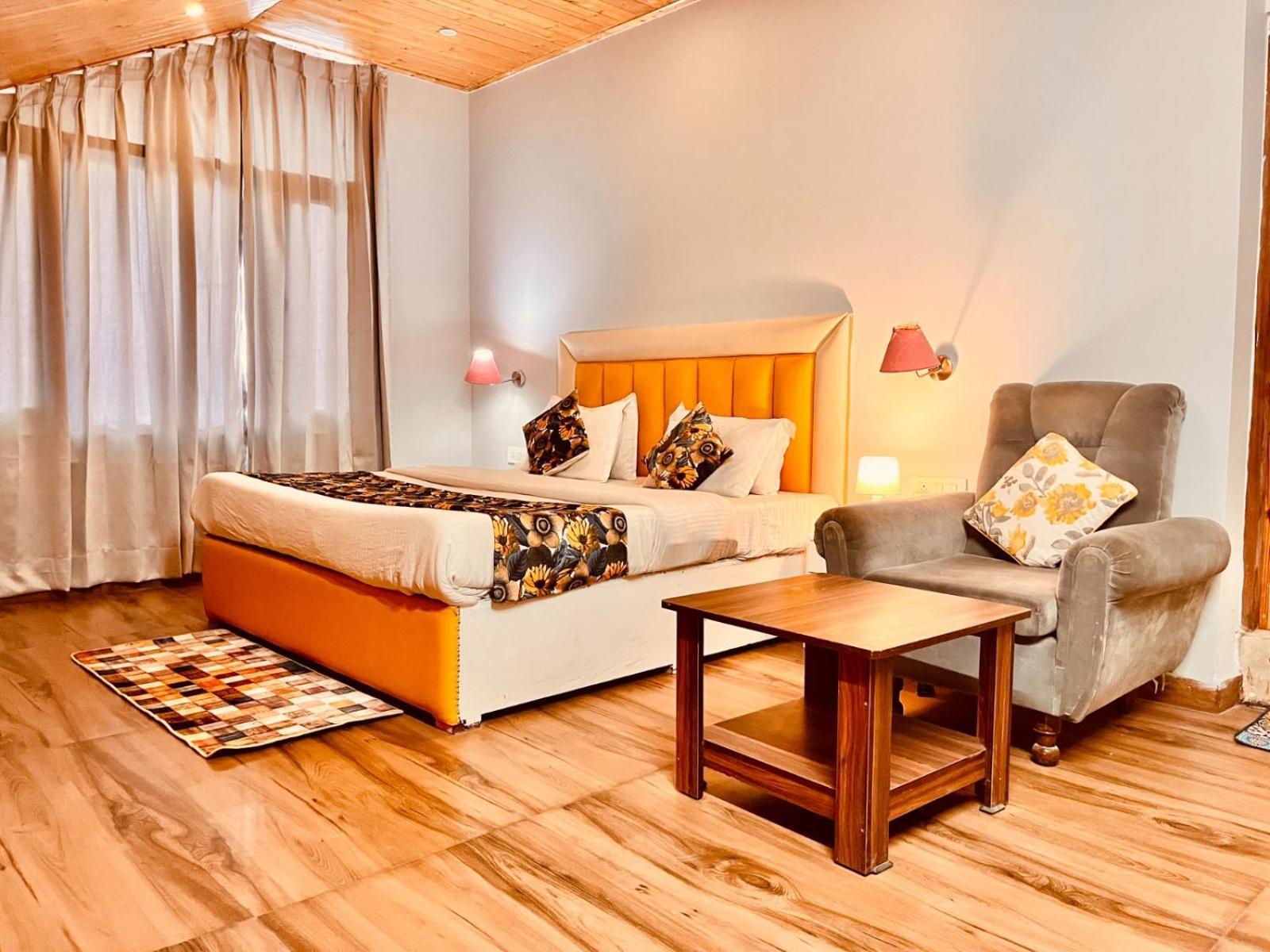 Hadimba Hill View By Hadimba Palace, Manali - Premium Room ! Family Hotel ! Parking ! Near Hadimba Temple Ngoại thất bức ảnh